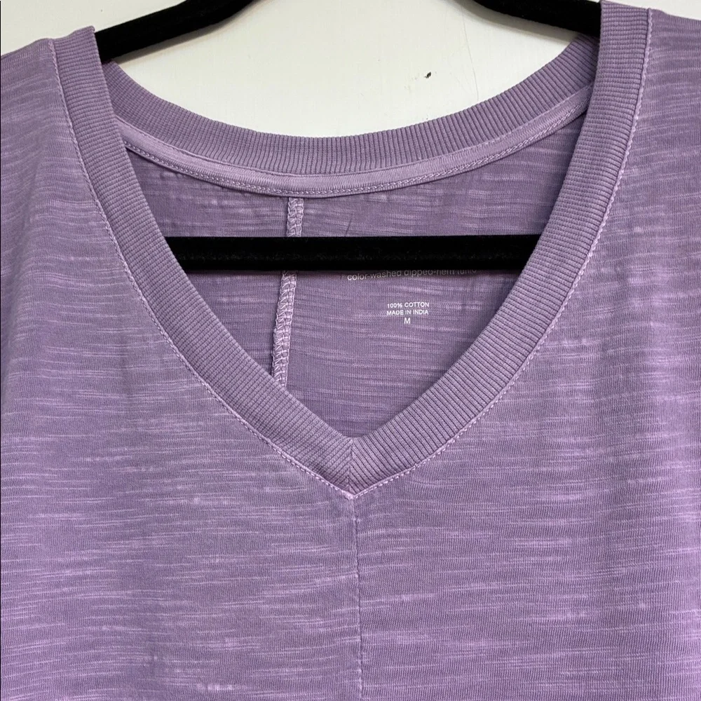 NWT J. Jill Viola V-Neck Long Sleeve Top
Color Washed Dipped Hem tunic - Picture 3 of 6